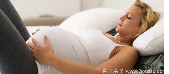 分娩的第1个阶段是什么感受？第1次分娩的妈妈，应该这么做！