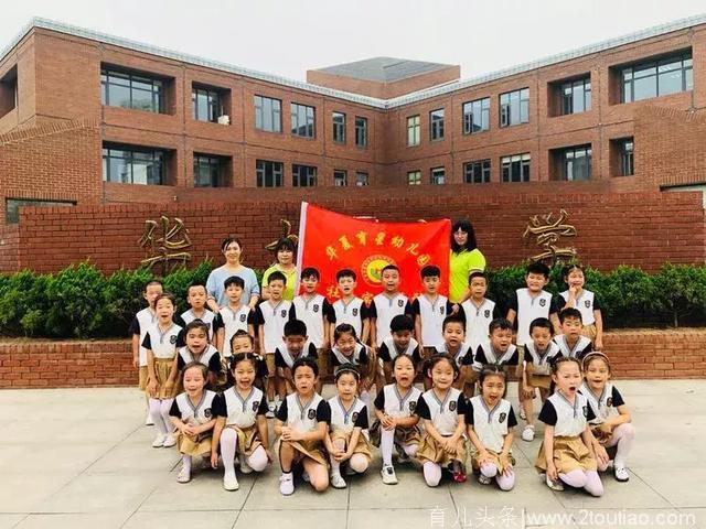 大班的孩子们也要毕业了，他们提前来小学感受未来的学习生活！