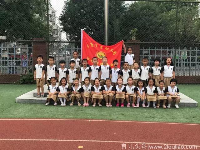 大班的孩子们也要毕业了，他们提前来小学感受未来的学习生活！