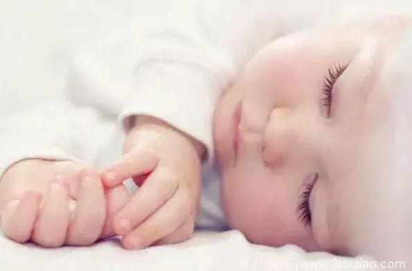 宝宝睡觉摇头撞头、磨牙、张嘴呼吸、打呼、汗多……是病吗？
