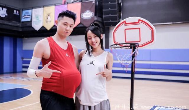张嘉倪怀孕六个月和老公合照，怀孕也这么瘦的吗