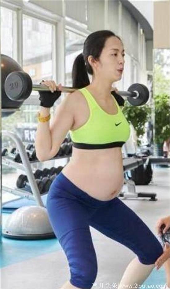 沈腾老婆曝光巨肚孕照，网友：娱乐圈终于有个正常孕妇