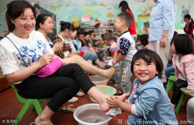 幼儿园孩子有这些习惯，现在抓紧改吧，不然长大后会走上不法道路