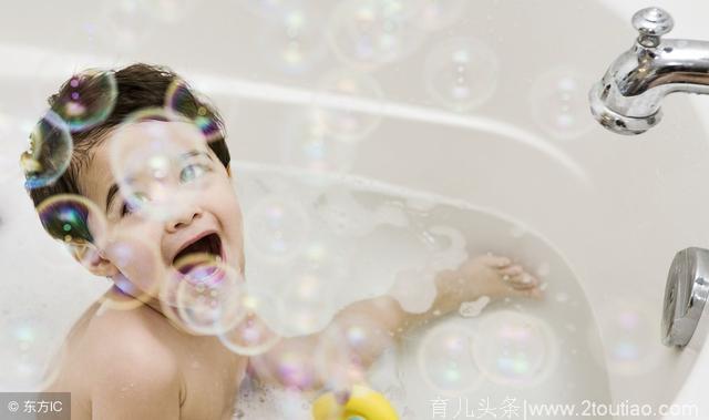 关于给宝宝洗澡都有哪些窍门和注意事项，做不好会对宝宝造成伤害