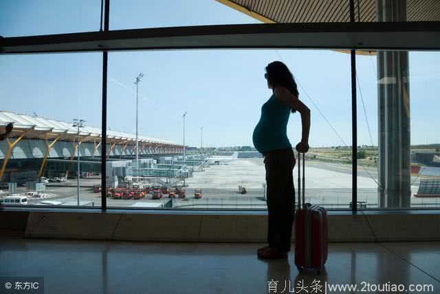 怀孕后可以坐飞机吗，孕妇乘坐航班时需要注意些什么？