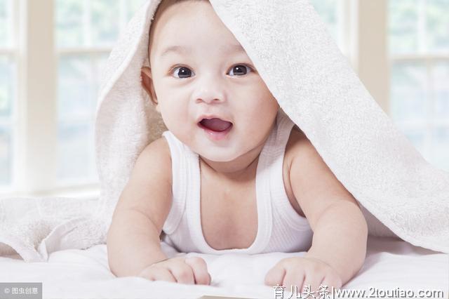 宝宝睡醒后有这种表现通常智商都比较高，看看你家的宝宝有吗？
