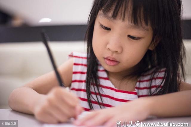 孩子在学龄前常做这4点，上小学后写作文不再难，还能更有创造力