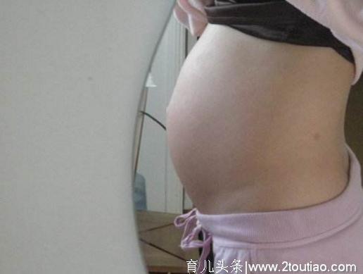 孕妇6个月孕肚出奇大，以为怀的是双胞胎，结果却让全家瘫软