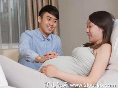 过了预产期26天后顺产生下男婴，回病房后一声屁响，产妇再没醒来