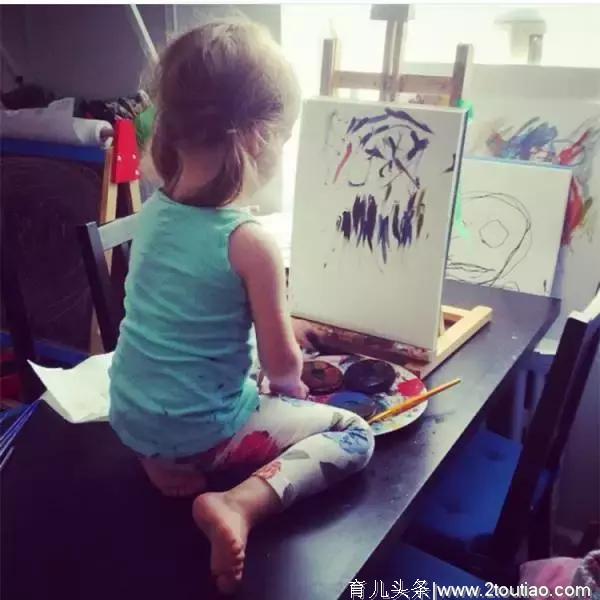 2岁女儿的「鬼画符」被大触妈妈变成美丽画作，太甜，甜，甜~~