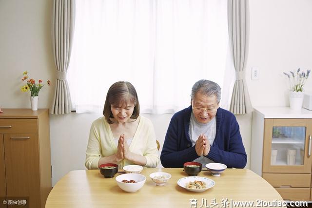 日本人为何寿命最长？坚持3个长寿之道，简单且易学