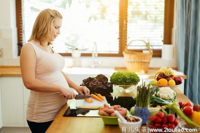春节期间，孕妇饮食需做到“四不吃”，对胎儿发育更有好处！