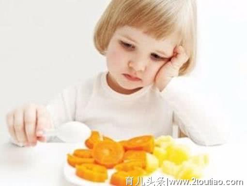 孩子空腹不能吃的四种食物，再饿也要忍住，肠胃经受不住这种折腾