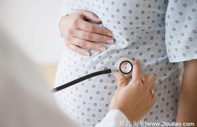 如何降低生孩子过程中的风险，哪些情况在孕期可以避免？孕妈注意