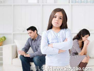 父母一说话，孩子就嫌烦，亲子沟通中的6大误区点醒无数家长