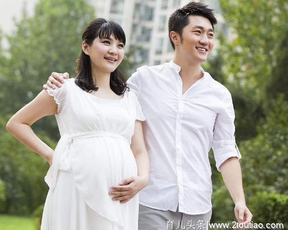 孕晚期散步，有利于顺产，但这3种情况是例外，很多孕妈搞错了！