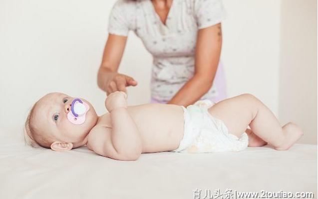 怎样才能给新生儿挑选健康舒服的衣服呢？宝妈们可以参考下！