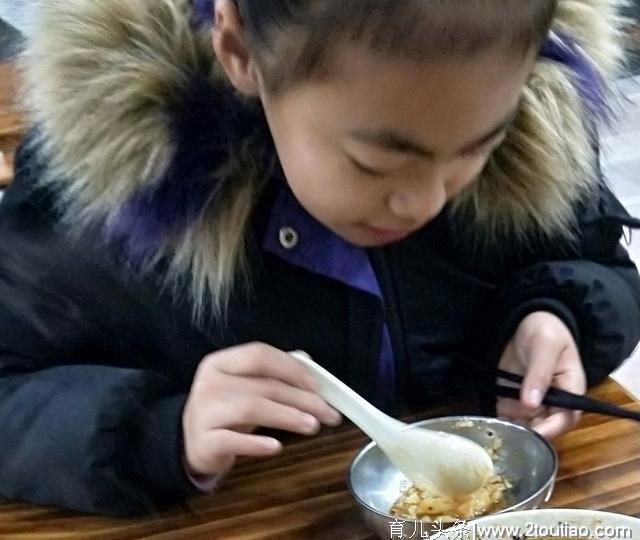 春节期间孩子饮食混乱，如何控制孩子饮食，避免伤到肠胃？