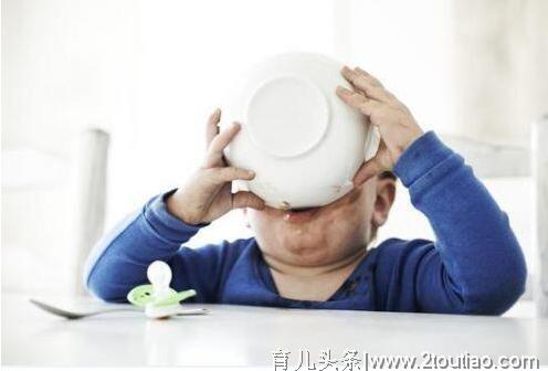 育儿专家：孩子在这2个时间点排便，恭喜妈妈，孩子肠胃很健康！