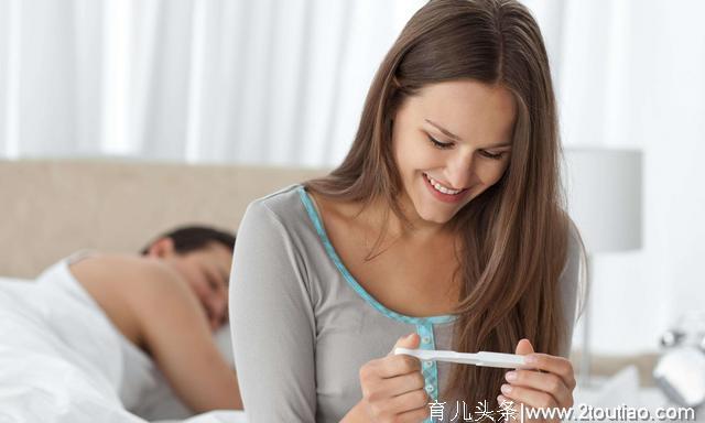 年轻夫妻早早备孕，易孕期“同房”却迟迟不孕？别错过了这个时间