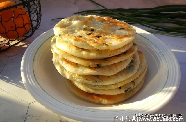 葱油饼最好吃的做法，外酥里软，越嚼越香，放一天也不会硬