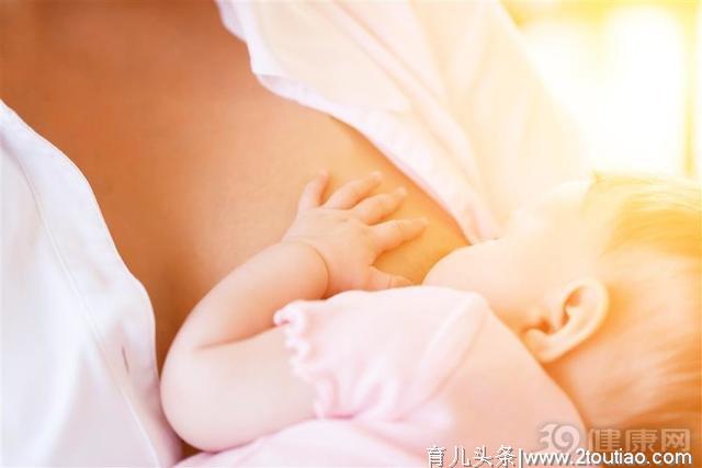 辟谣！母乳喂养不是产后胸部下垂原因！3招教你找回下垂的自信