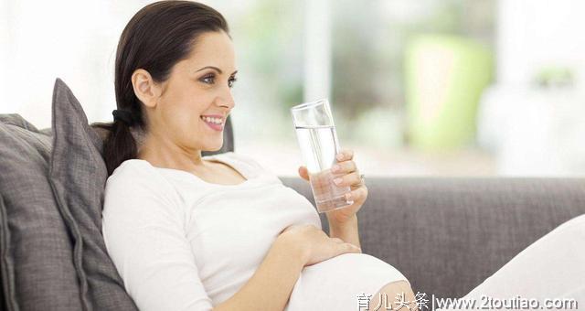 女人怀孕期间，晚上有了这项生理需求最好别忍着，对胎儿不好