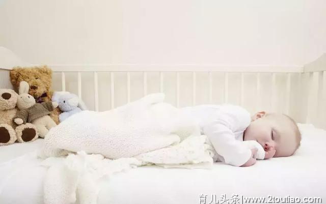 婴儿睡眠时间与母亲的分娩方式及产前抑郁有关系