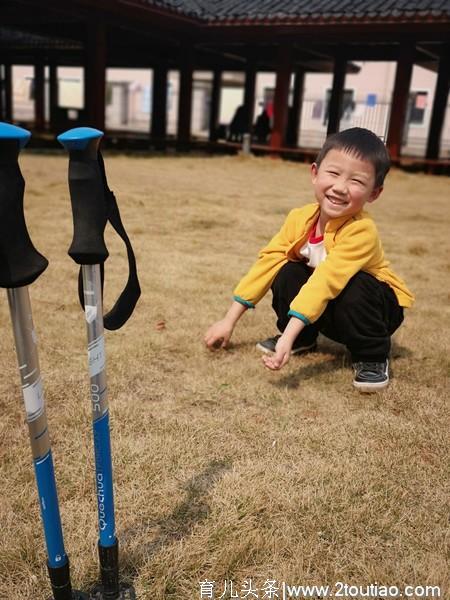 第一次亲子登山游，恭喜：四岁零五十天爬上人生的第一个小山坡