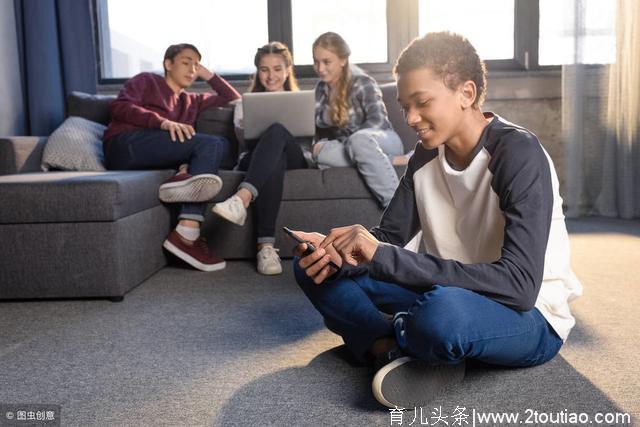 心理专家：关于青少年抑郁的分析，孩子的身心健康比成绩更重要