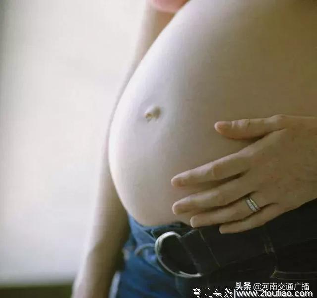 妻子怀孕3个月查出双胞胎，结果剖腹产时老公愣住了！