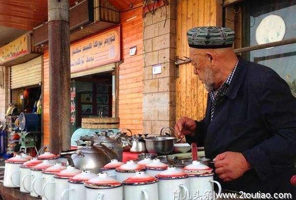 喀什最“脏”的美食，一人三碗也不够吃！