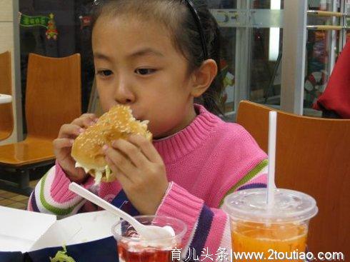 医生经常强调：这7种零食少给小孩吃，危害太大！再宠孩子都不行