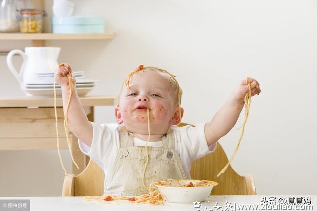 如何教宝宝学会咀嚼？大人的示范以及辅食性状的改变很关键