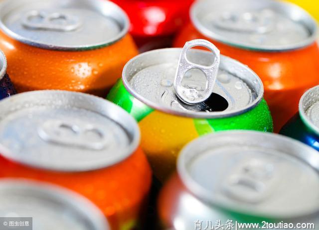 含糖饮料对孩子健康损害不可忽视，一天该吃多少糖合适？