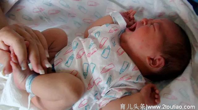 产后第一次喂奶、进食、下床怎么安排？准妈妈们学起来不慌乱