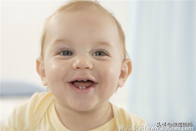 宝宝长牙期很难受却不懂表达，宝妈3个细心举动，呵护宝宝健康！