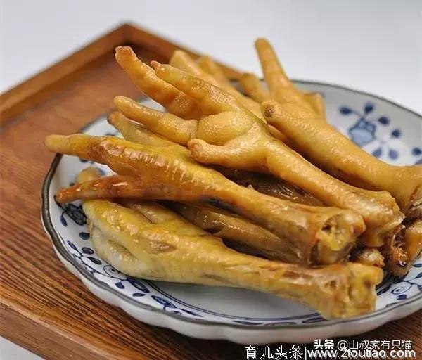 一只鸡就两只鸡爪，但市场上的鸡爪却从未断货，你知道为啥吗？