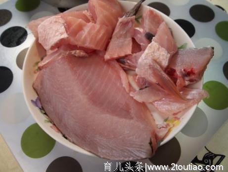 水煮鱼一煮就碎？腌制前多加这一步，鱼肉紧致不易碎，嫩滑又入味