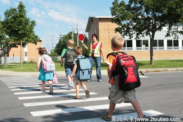 孩子多大年龄可以独自上学放学？独自上学的孩子需具备这三个条件