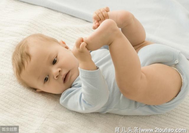 宝宝出生第一周到1周岁月月有惊喜，见证宝宝从躺到走的成长过程