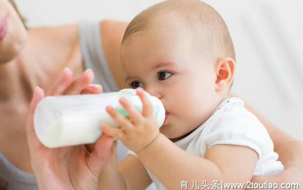 【孕婴知识】奶粉喂养的宝宝和母乳喂养的宝宝，差的不只喂养方式