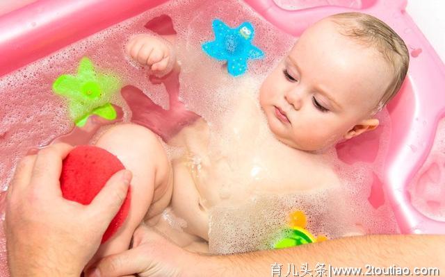 原来给新生儿洗澡有这么多的学问！家长们都做对了吗？