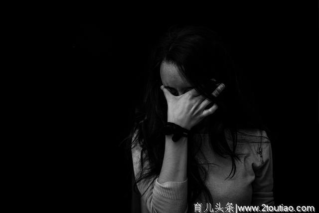 英国7岁女孩前往澳洲找寻生父，却遭其多次性侵还被迫流产