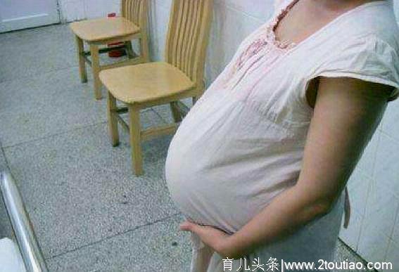 临产前，胎儿会陆续给孕妈发出三个分娩信号