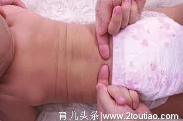 宝宝背部捏脊每天做3到5次，消化好睡得香，宝宝不爱生病、更健康