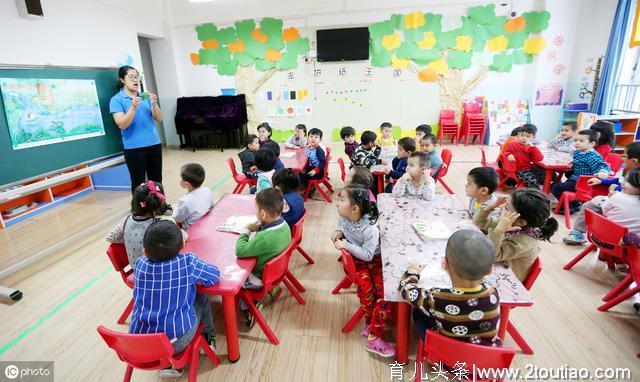 Dr.魏告诉你：以为送孩子去早教班才是早教，其实却在拖孩子后腿
