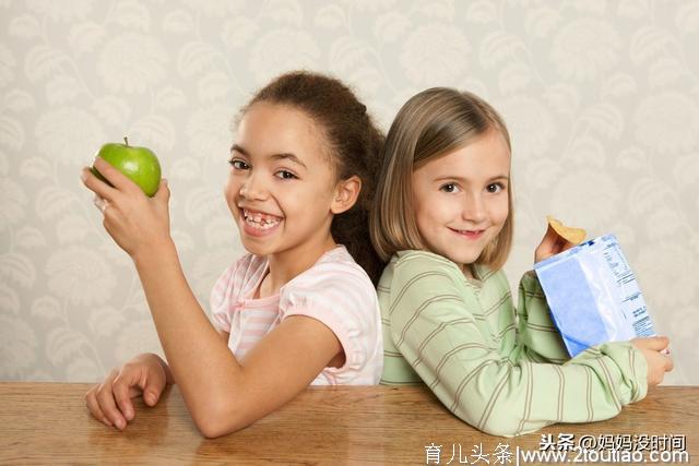 怎么给孩子挑选健康的零食？孩子爱吃垃圾食品怎么办？