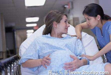 产妇分娩被数十人围观，医院回应：是实习生学习，网友：看猴呢？