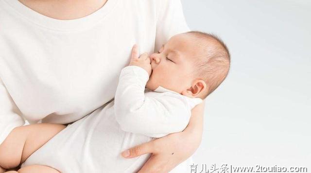 坚持母乳喂养，对宝宝和哺乳妈妈各有什么好处和影响呢？